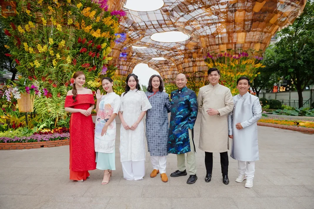 Thắm sắc xuân cùng BST ‘Tinh hoa Việt’ của NTK Phạm Ngọc Tây