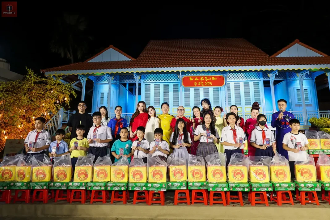 Dàn sao đình đám hội ngộ tại họp báo ‘Gala Nhạc Việt’