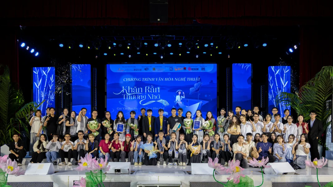 Giới trẻ tái hiện văn hóa Nam Bộ qua dự án “Khăn rằn thương nhớ”