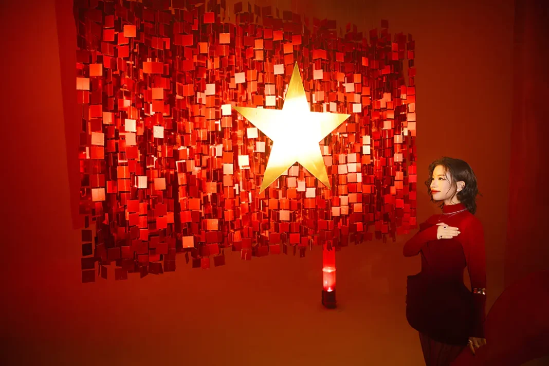 ‘Kiếp sau vẫn là người Việt Nam’ ra phiên bản MV lyrics