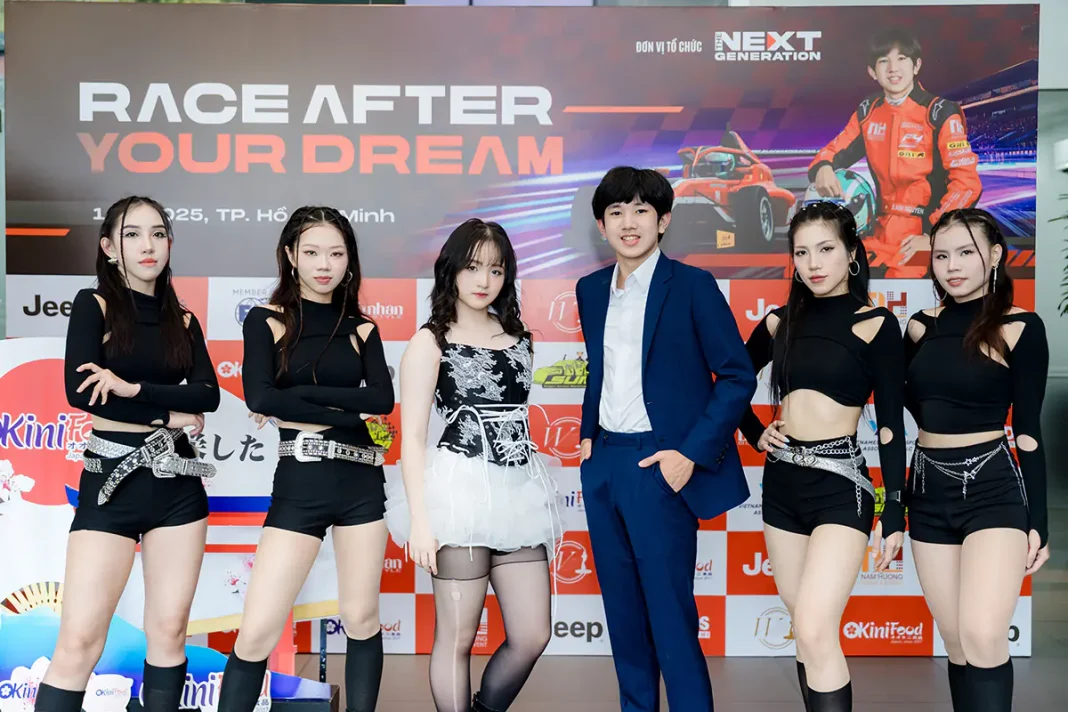 Bích Ngọc: “Lần đầu đi hát không có mẹ, con thấy mình trưởng thành hơn”