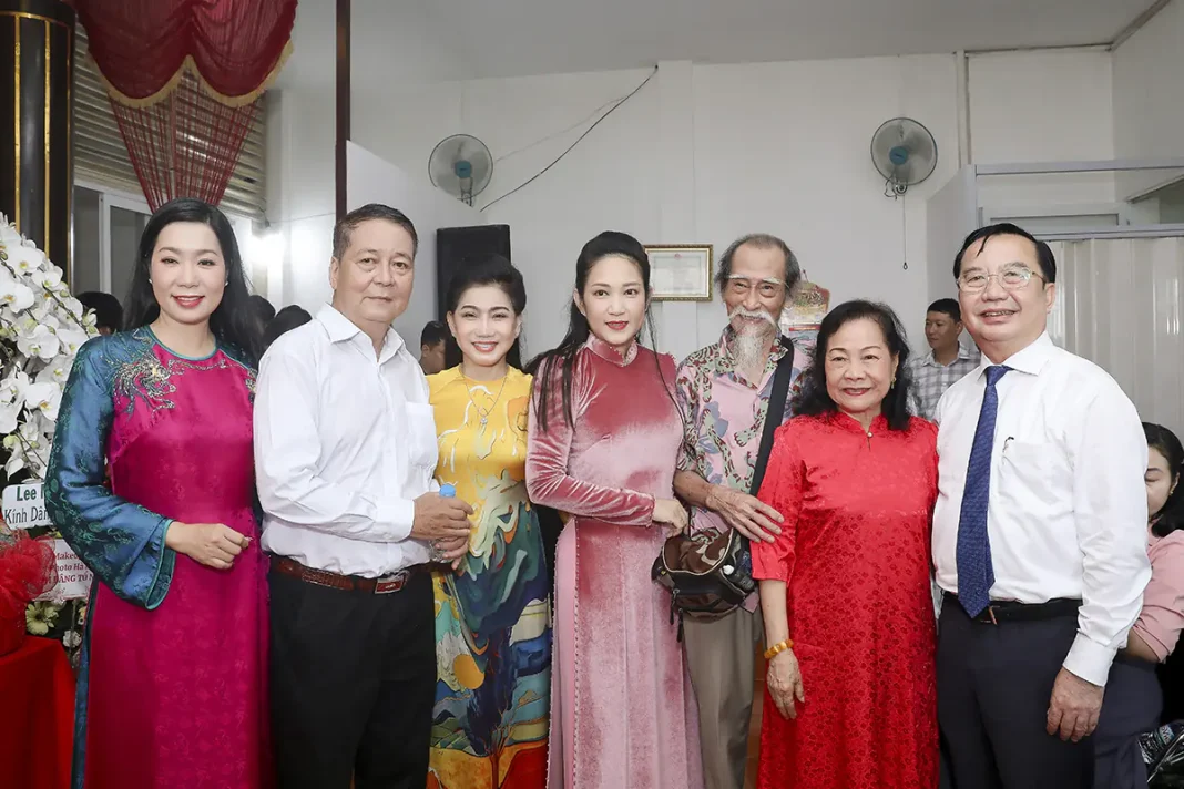 Nghệ sĩ hội tụ tại Nhà thờ Tổ sân khấu phụng cúng Giỗ Tổ