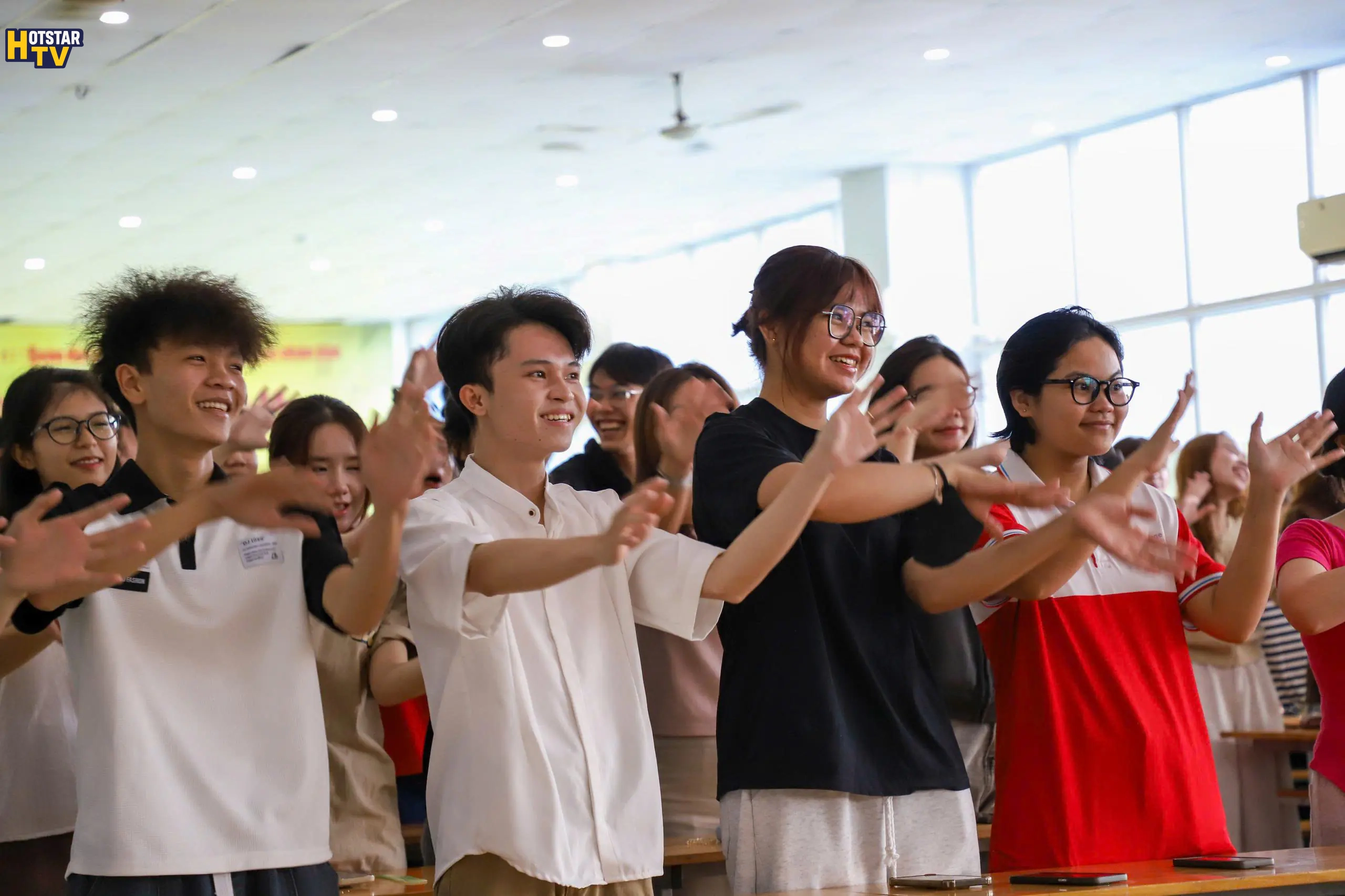 Sinh viên trường VOV College
