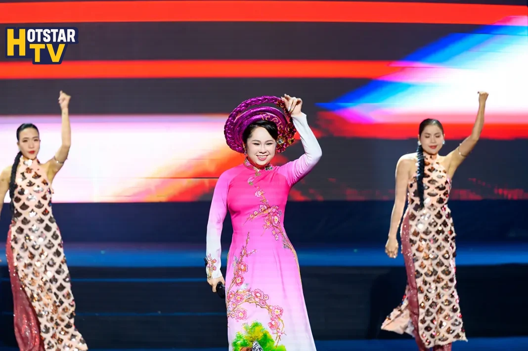 Victoria Nguyễn mang nét truyền thống chinh phục khán giả trên sân khấu hoa hậu