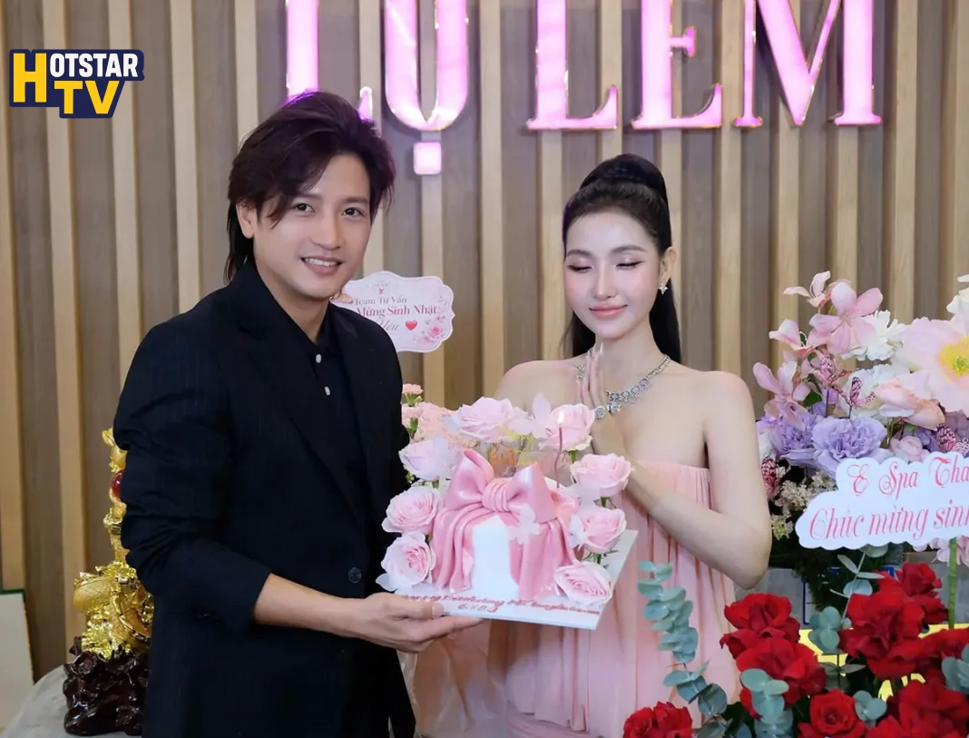 Ca sĩ Đỗ Minh Quân dành tiệc sinh nhật ấm cúng, lãng mạn mừng tuổi mới bà xã Đoàn Thanh Tuyền